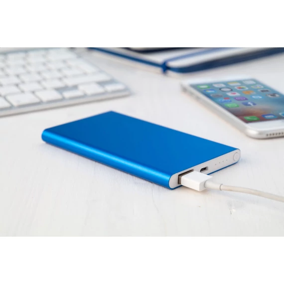 FlatFour power bank